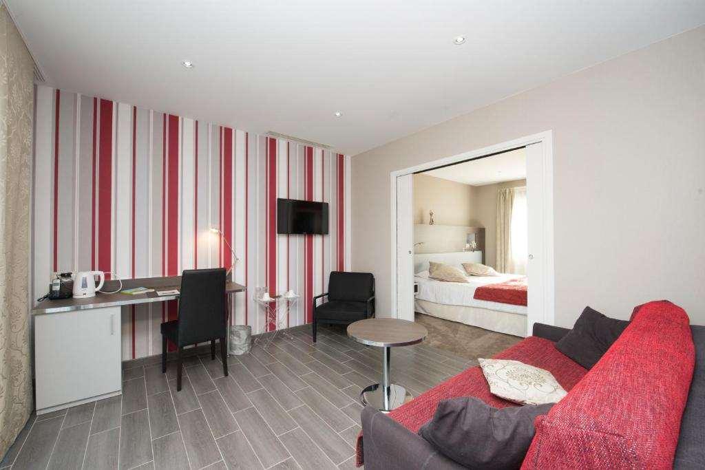 Logis Auberge Bienvenue Doué-la-Fontaine Стая снимка