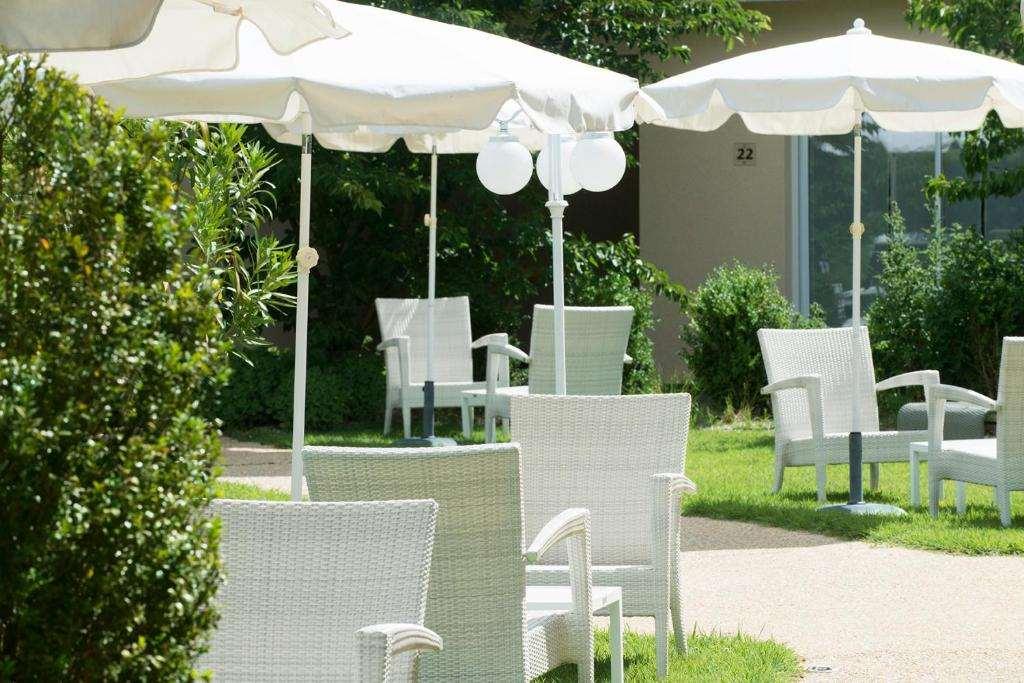 Logis Auberge Bienvenue Doué-la-Fontaine Ресторант снимка