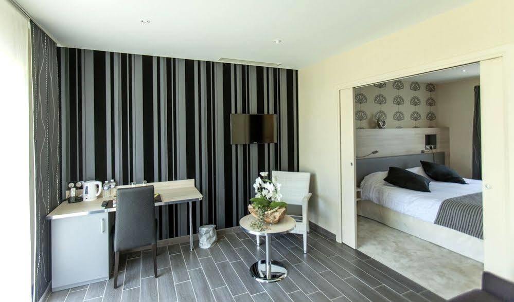 Logis Auberge Bienvenue Doué-la-Fontaine Екстериор снимка