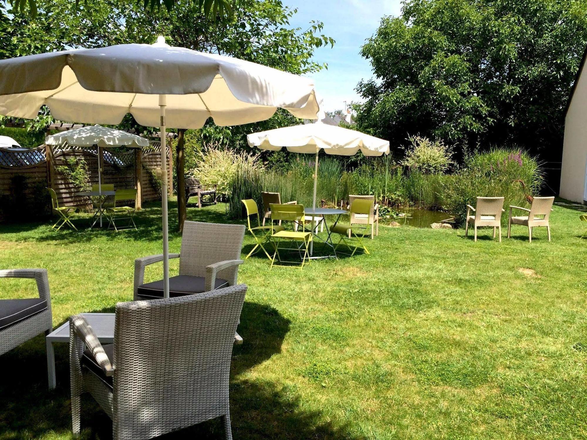 Logis Auberge Bienvenue Doué-la-Fontaine Екстериор снимка