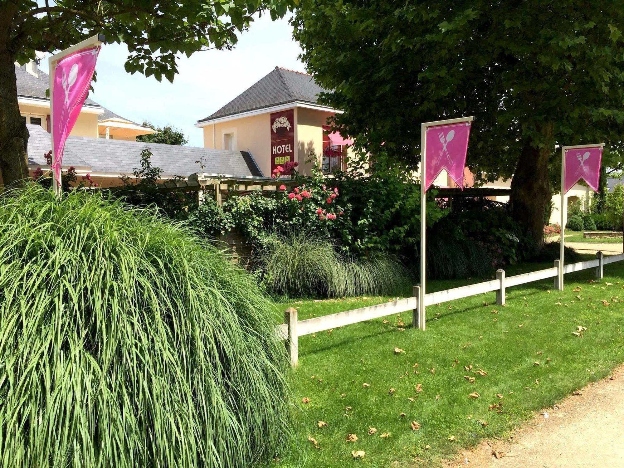 Logis Auberge Bienvenue Doué-la-Fontaine Екстериор снимка