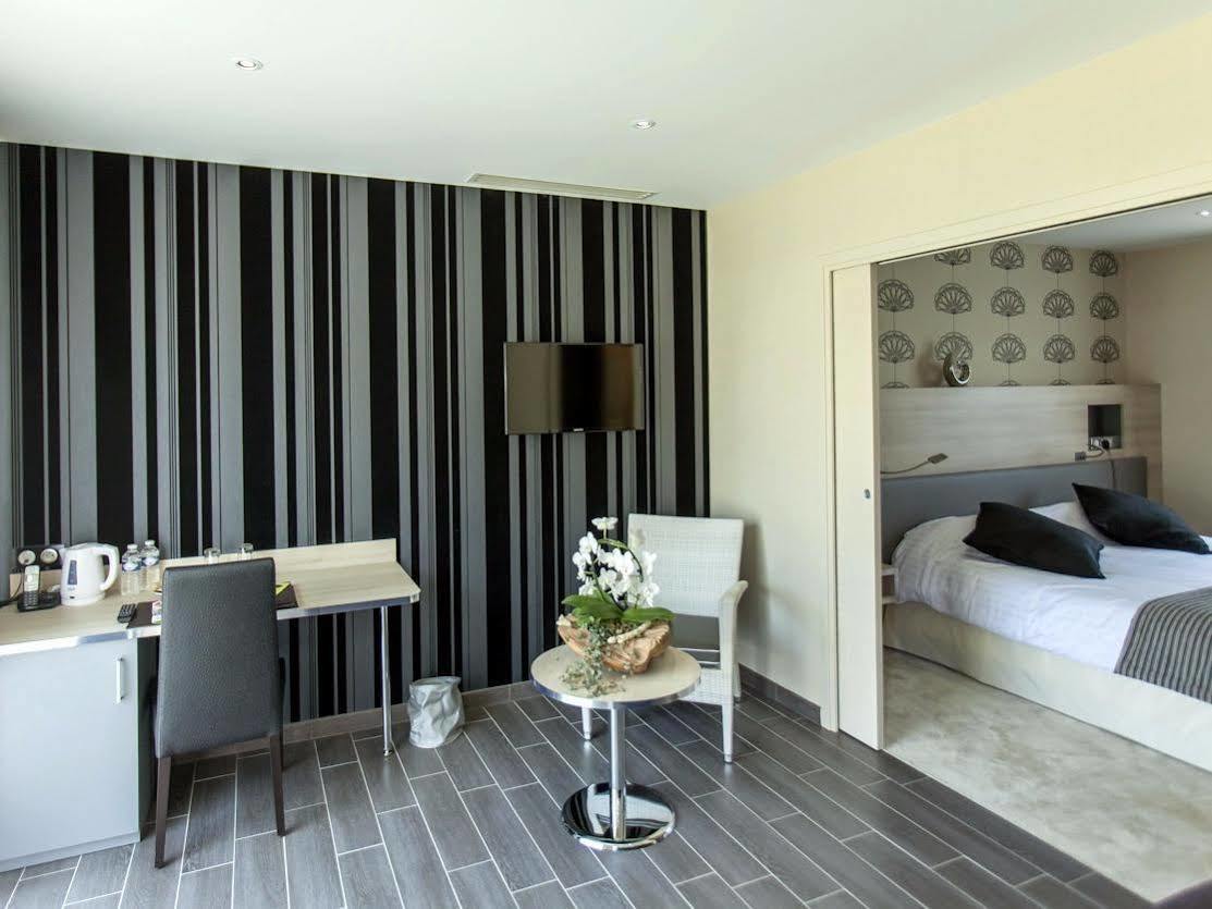 Logis Auberge Bienvenue Doué-la-Fontaine Екстериор снимка