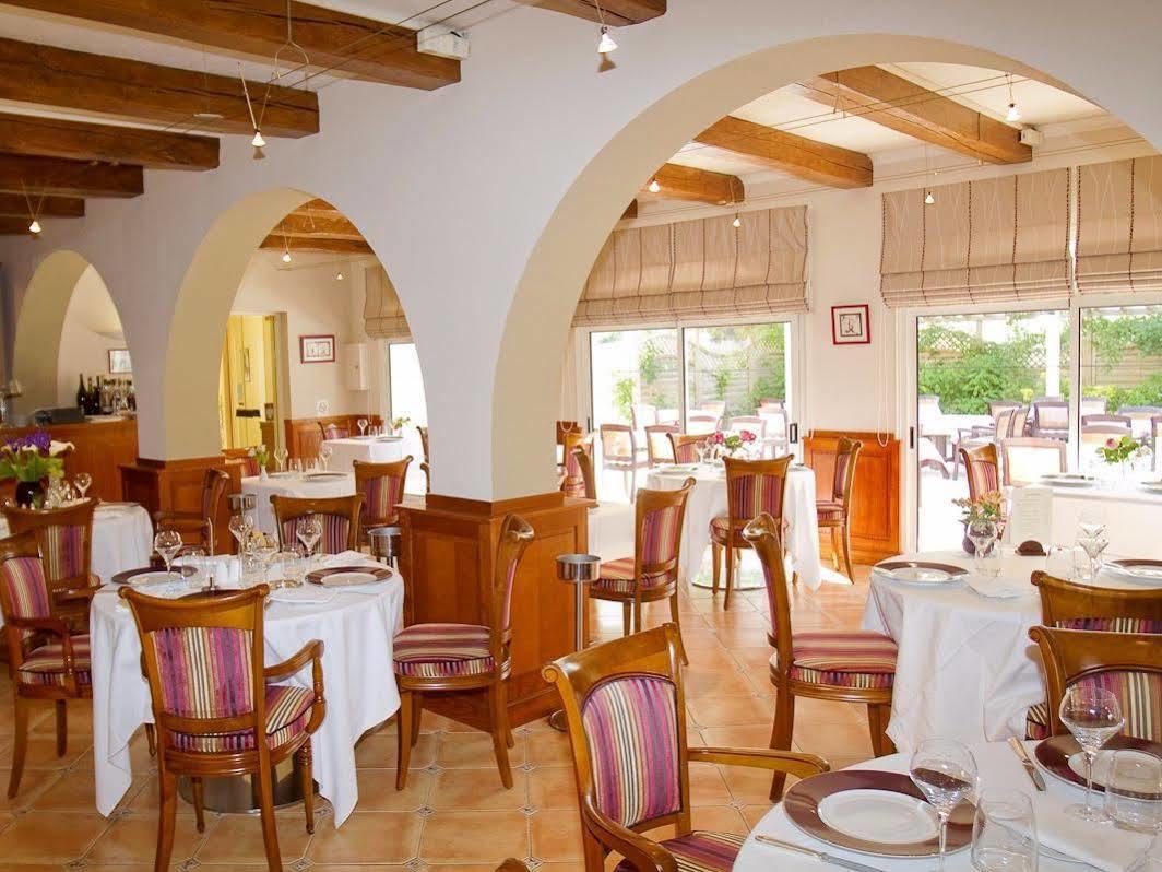 Logis Auberge Bienvenue Doué-la-Fontaine Екстериор снимка
